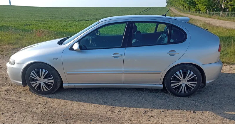 słubice Seat Leon cena 10000 przebieg: 385000, rok produkcji 2003 z Słubice